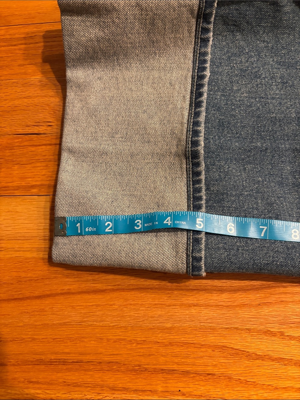 PAIGE Women’s Sasha High Rise Wide Leg Cropped Cuffed Distressed Jeans Sz 28 - Picture 8 of 10